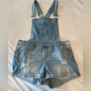 🩵WAX JEAN Basic Denim Shortalls Women’s Size L
Light denim wash Distressed🩵